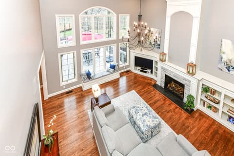 Living room at 128 Somerset Court, Noblesville, IN
