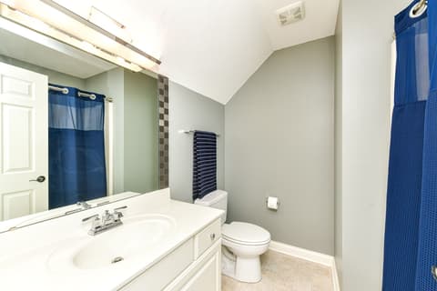 Bathroom at 128 Somerset Court, Noblesville, IN