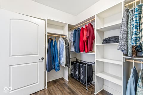 Walk In Closets — 1244 N Buck Creek Road, Greenfield, IN