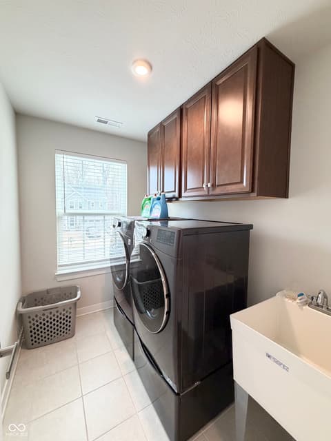 Photo of 390 Gathering Lane, Greenwood, IN