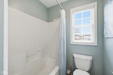 Bathroom at 1019 Belvedere Place, Westfield, IN