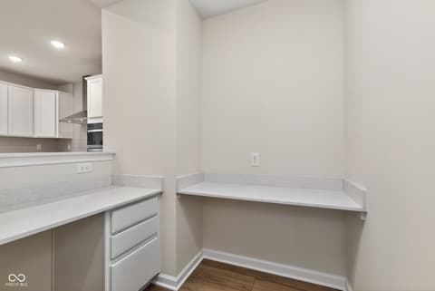 Photo of 878 Rivendell Drive, Avon, IN