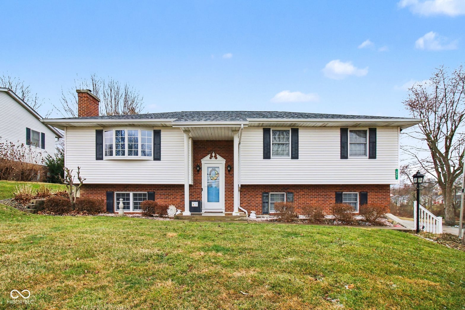 Front exterior at 951 Tekulve Road, Batesville, IN