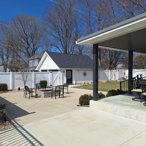 Outdoor living area at 102 N Main Street, Cloverdale, IN