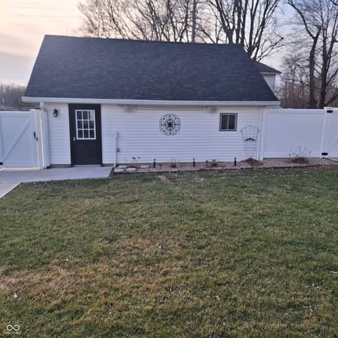 Garage at 102 N Main Street, Cloverdale, IN