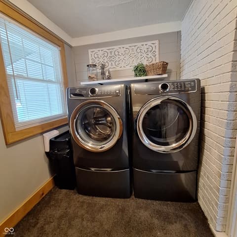 Laundry room at 102 N Main Street, Cloverdale, IN