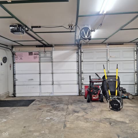 Garage at 102 N Main Street, Cloverdale, IN