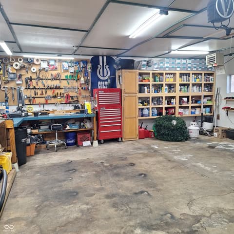 Garage at 102 N Main Street, Cloverdale, IN