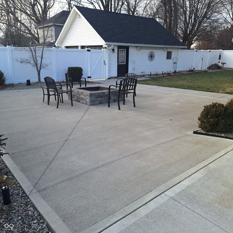 Outdoor living area at 102 N Main Street, Cloverdale, IN