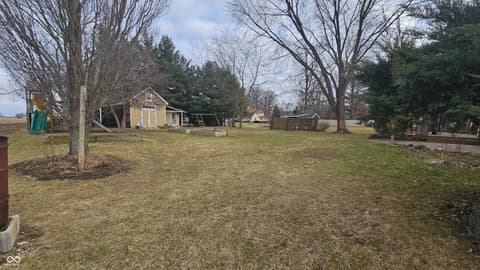 Yard at 716 Allen Drive, Sweetser, IN