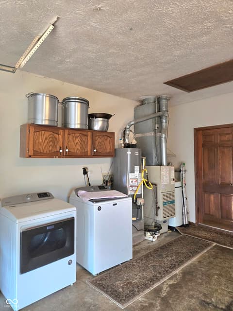 Laundry room at 810 Padre Lane, Greenwood, IN