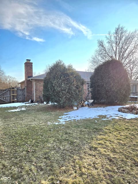 Yard at 810 Padre Lane, Greenwood, IN