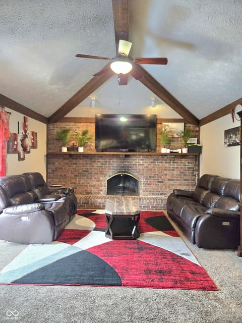 Living room at 810 Padre Lane, Greenwood, IN