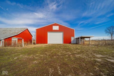 Garage at 9100 S County Road 300 W, Muncie, IN
