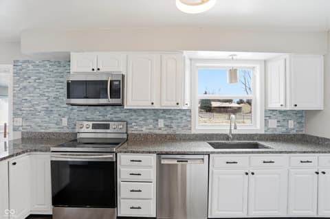 Photo of 6434 Maple Manor, Brownsburg, IN