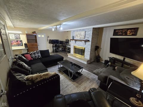 Photo of 946 N Mitchner Avenue, Indianapolis, IN