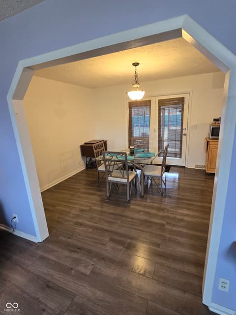 Photo of 946 N Mitchner Avenue, Indianapolis, IN