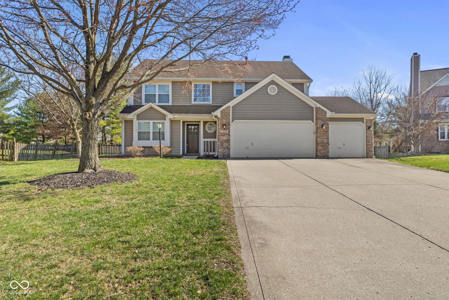 Photo of 7019 Bluffridge Way, Indianapolis, IN