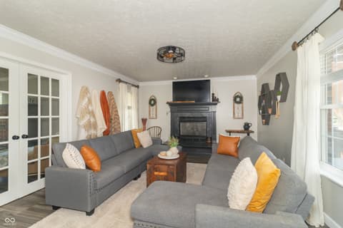 Family room at 1132 Chapman Drive, Greenfield, IN