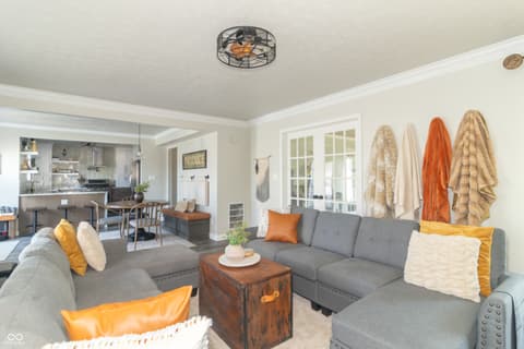 Family room at 1132 Chapman Drive, Greenfield, IN