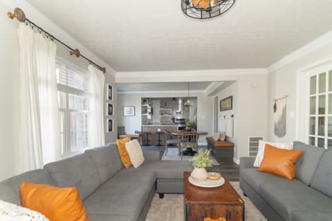 Family room at 1132 Chapman Drive, Greenfield, IN