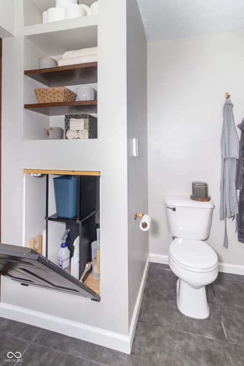 Primary bathroom at 1132 Chapman Drive, Greenfield, IN