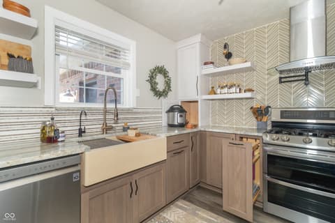 Photo of 1132 Chapman Drive, Greenfield, IN