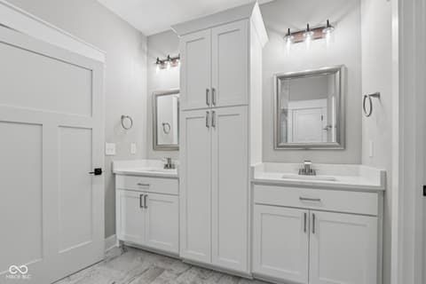 Photo of 2843 Grandview Lane, Greenwood, IN