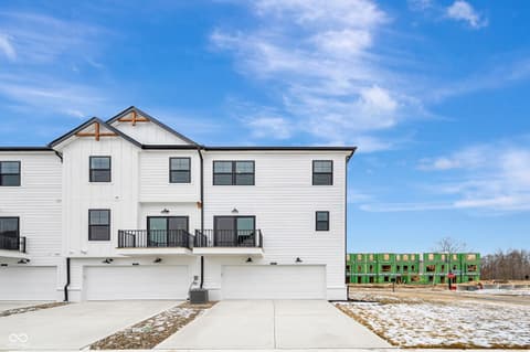 Photo of 4472 Yellowwood Avenue, Brownsburg, IN