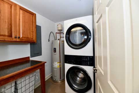 Laundry room at 20971 Shoreline Court, Noblesville, IN