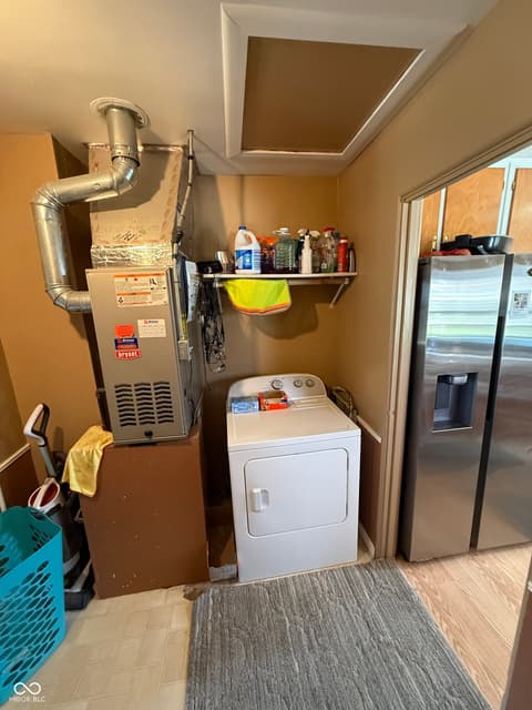 Laundry room at 4916 Ingleside Lane, Indianapolis, IN