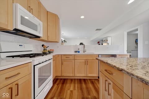 Photo of 10552 Greenway Drive, Fishers, IN