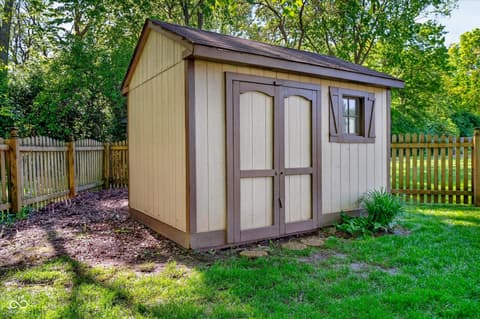 Photo of 50 Granite Court, Carmel, IN