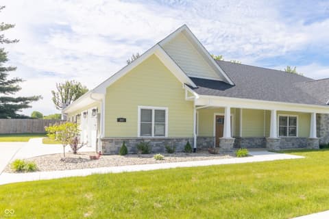 Photo of 307 Blue River Drive, Knightstown, IN