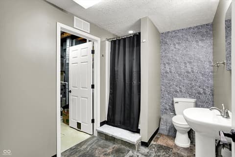 Photo of 7874 Cobblesprings Drive, Avon, IN
