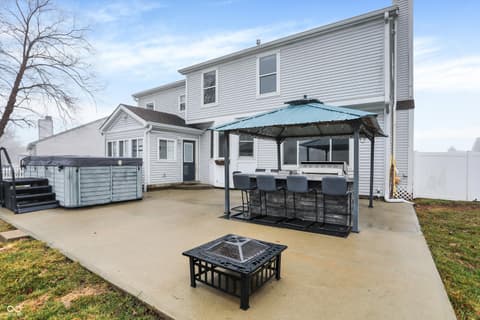Photo of 7874 Cobblesprings Drive, Avon, IN