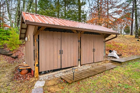 Photo of 972 Helmsburg Road, Nashville, IN