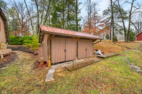 Photo of 972 Helmsburg Road, Nashville, IN