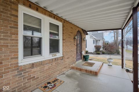 Outdoor living area at 2308 Pearl Street, Columbus, IN