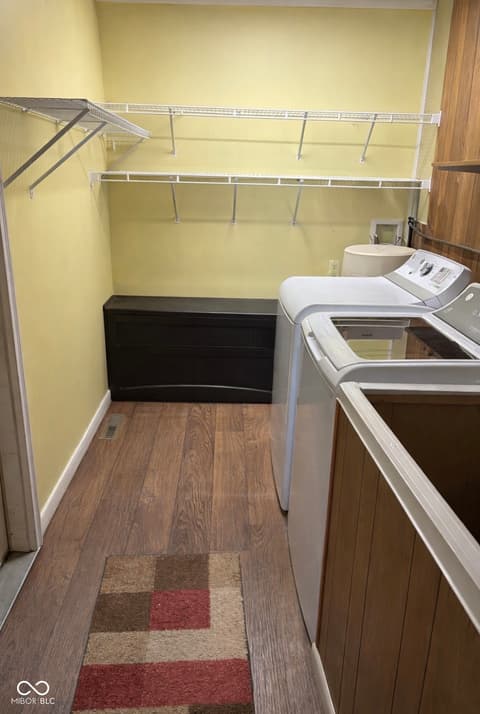 Laundry room at 4525 Chapel Drive, Columbus, IN