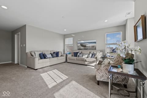 Loft — 4380 Fox Hunt Drive, Bargersville, IN
