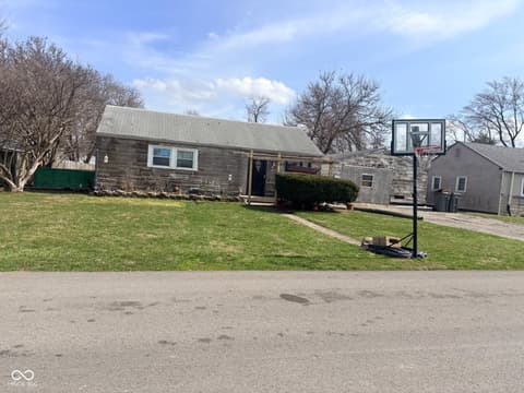 3011 N Bolton Avenue