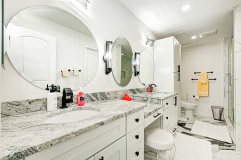 Primary bathroom at 8545 Olde Mill Trace, Indianapolis, IN