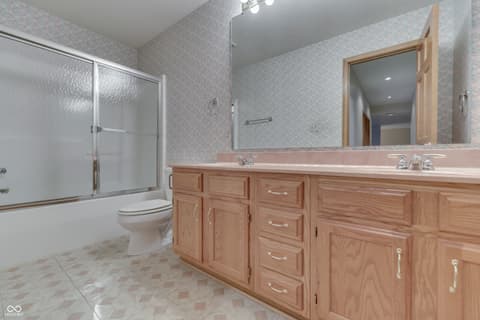 Photo of 3998 Eagle Trace Drive, Greenwood, IN