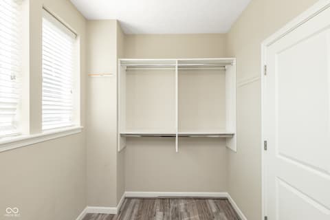 Walk In Closets — 9124 Hawkins Road, Indianapolis, IN