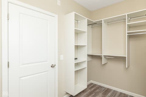 Walk In Closets — 9124 Hawkins Road, Indianapolis, IN