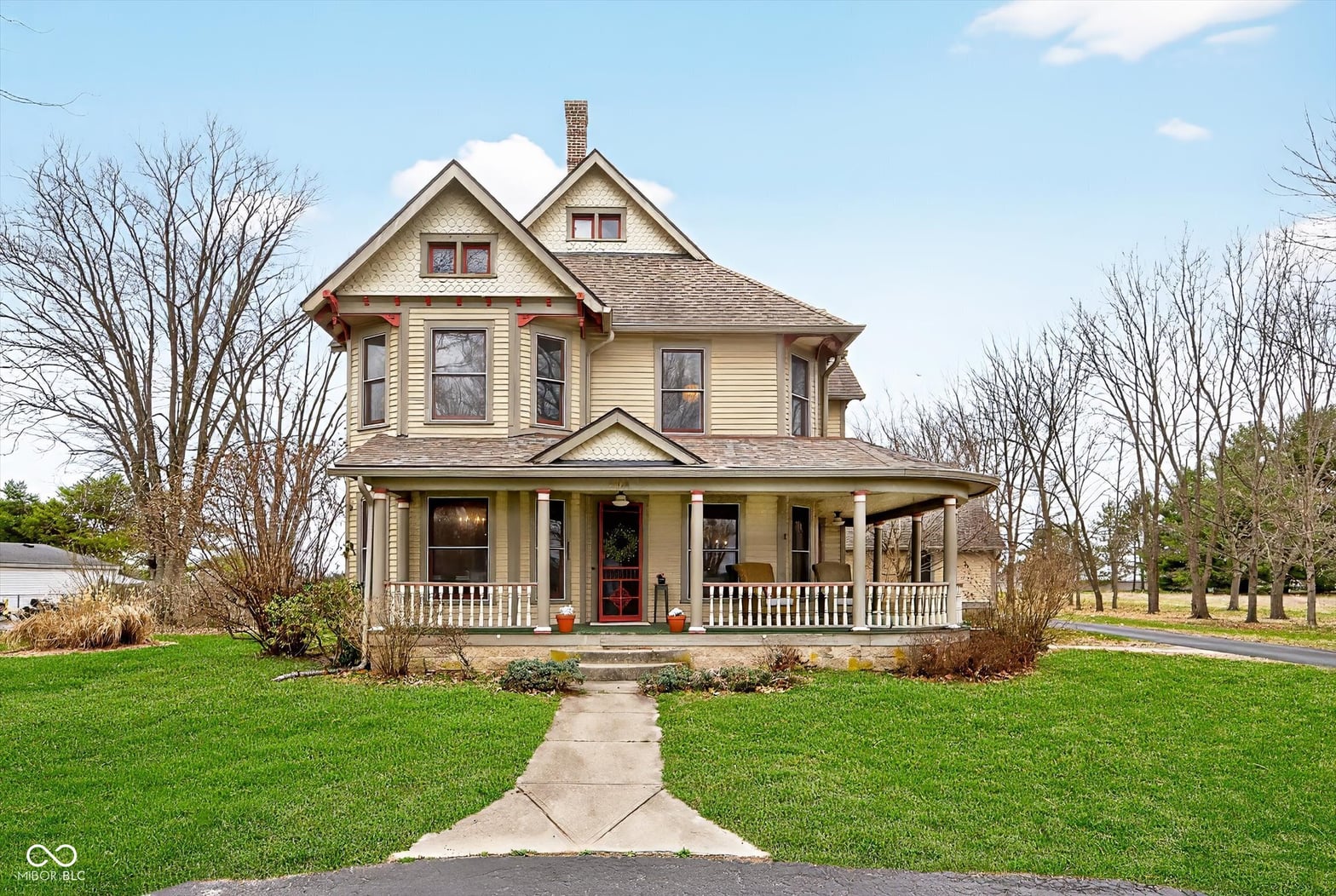 Front exterior at 704 S Nineveh Road, Franklin, IN