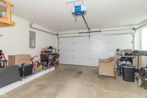 Garage at 394 Gondola Run, Greenfield, IN
