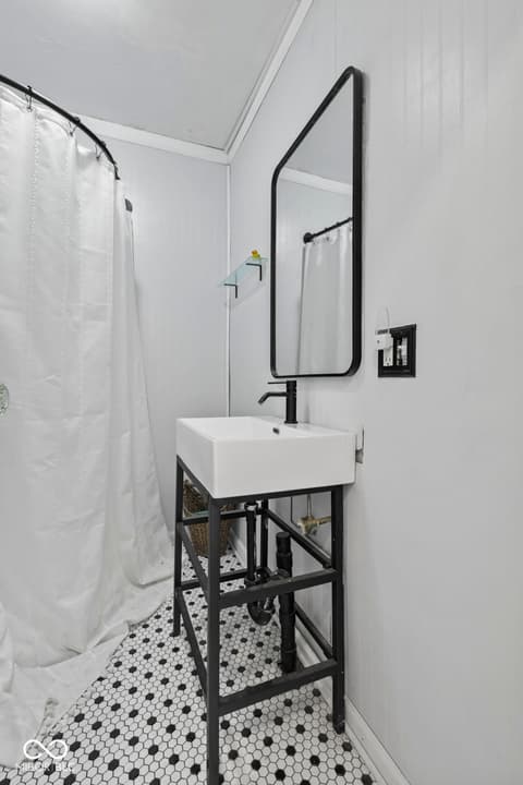 Photo of 227 Jefferson Street, Pendleton, IN