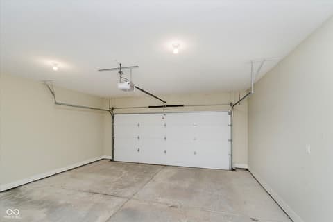 Garage at 4261 Washington Boulevard, Plainfield, IN